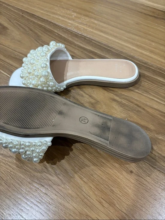 Target A New Day 7.5 Bridal Sandals Pearl-Embellished White Slides Women’s - Picture 6 of 7